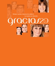 gracias veinte años, mujeres sonriendo